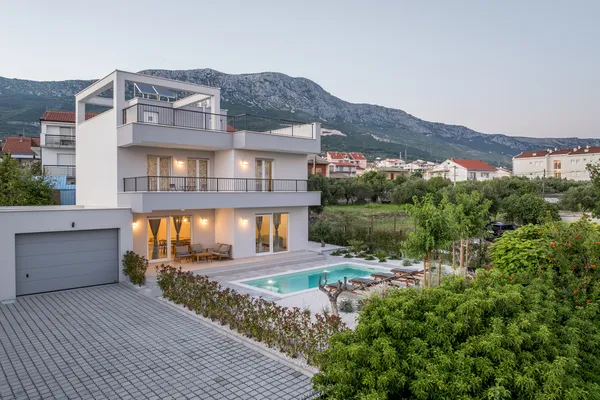 Solstice 2 villa